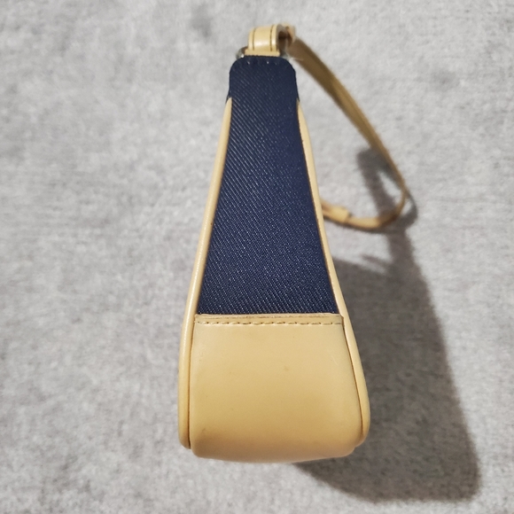 Q&A Handbag - Picture 3 of 5